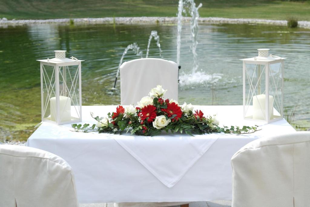 Grandhotel Niederoesterreichischer Hof Lanzenkirchen Buitenkant foto